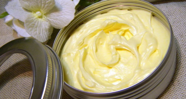 Крем для Наполеона со сгущенкой и сметаной, маслом. Рецепт на торт