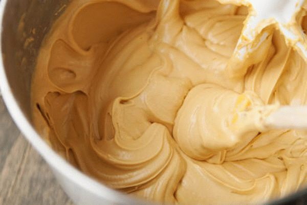 Крем для Наполеона со сгущенкой и сметаной, маслом. Рецепт на торт