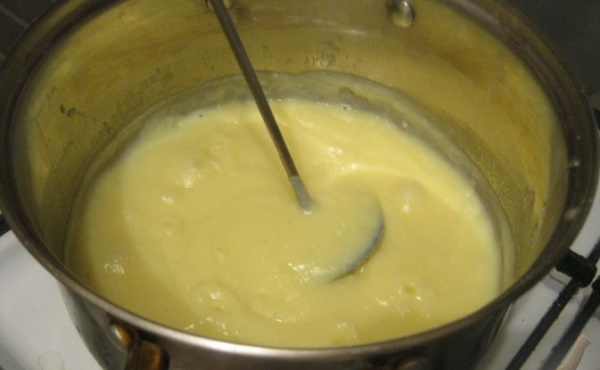 Крем для Наполеона со сгущенкой и сметаной, маслом. Рецепт на торт
