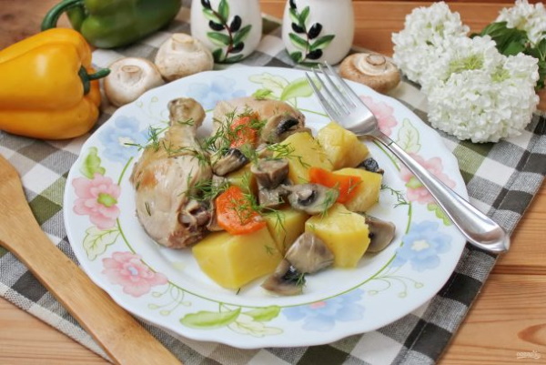 Курица с картошкой и овощами в казане на костре. Рецепт