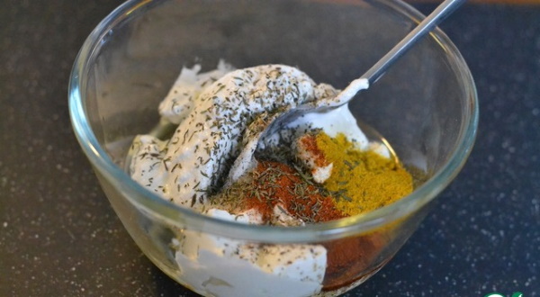 Целая курица с картошкой в духовке на протвине. Рецепт