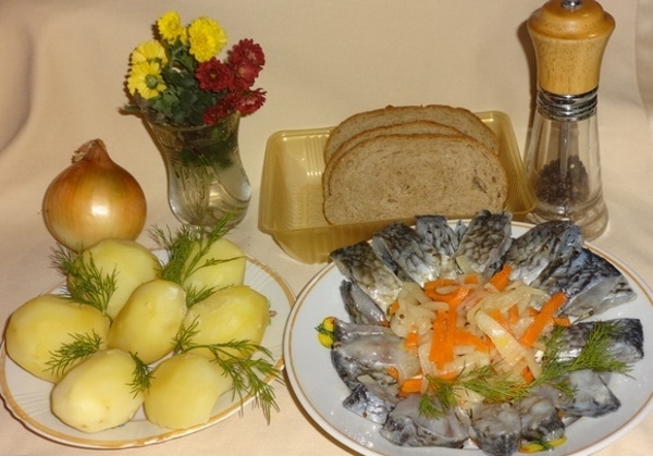 Карась, маринованный в уксусе в банке. Рецепт приготовления