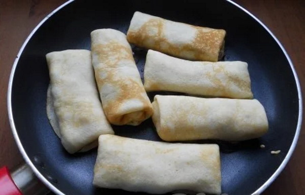 Блины с луком и яйцом. Рецепт пошагово с фото