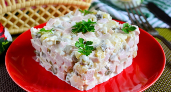 Салат Оливье без моркови. Классический рецепт с фото