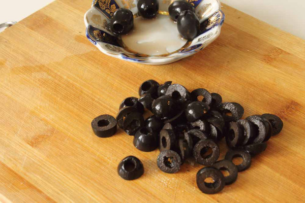 Салат с копченой курицей и капустой белокачанной, пекинской