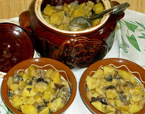 Шампиньоны с картошкой в духовке. Рецепт с фото