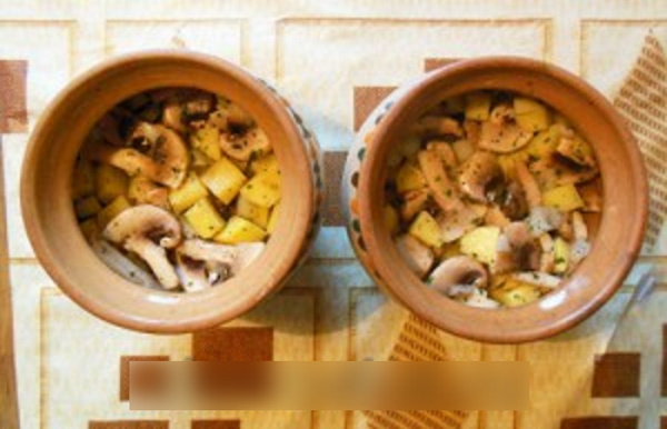 Шампиньоны с картошкой в духовке. Рецепт с фото