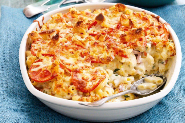 Запеканка с макаронами и курицей в духовке с сыром, сметаной, молоком
