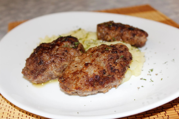 Котлеты из бобра. Как приготовить, рецепт простой и вкусный, фото