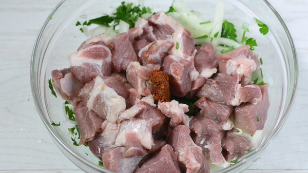 Мясо как шашлык на решетке в духовке. Рецепт с фото