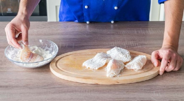 Рыба в томате с морковью и луком. Рецепт на сковороде