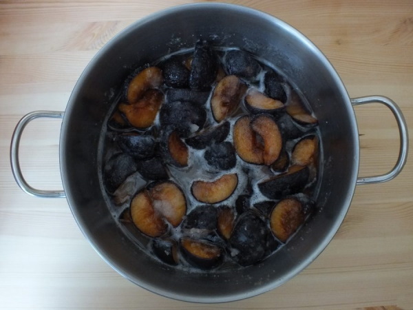 Варенье слива в шоколаде на зиму. Рецепт с какао, маслом сливочным, орехами