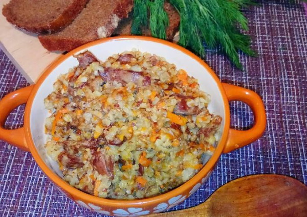 Куриные сердечки с гречкой на сковороде, в мульварке. Рецепт