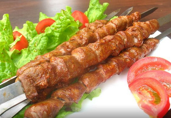 Шашлык из сердечек куриных на мангале. Рецепт, маринад