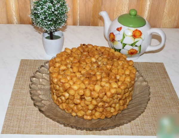 Торты из кукурузных палочек со сгущенкой, маслом без выпечки. Рецепт