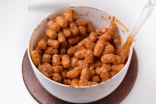 Торты из кукурузных палочек со сгущенкой, маслом без выпечки. Рецепт