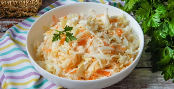 Засолка капусты в рассоле хрустящая и сочная. Быстрые рецепты