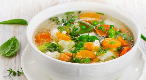 Куриный суп с зеленым горошком и яйцом. Рецепт с фото