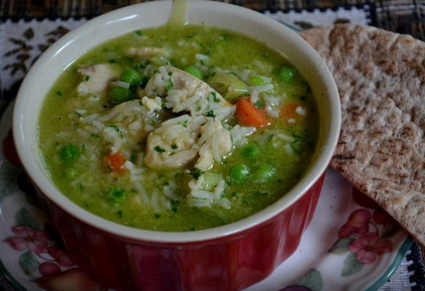 Куриный суп с зеленым горошком и яйцом. Рецепт с фото