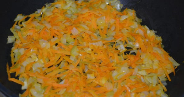 Куриный суп с зеленым горошком и яйцом. Рецепт с фото