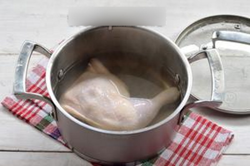 Салат Рафаэлло с курицей, грибами, крабовыми палочками, сыром, ветчиной. Рецепт