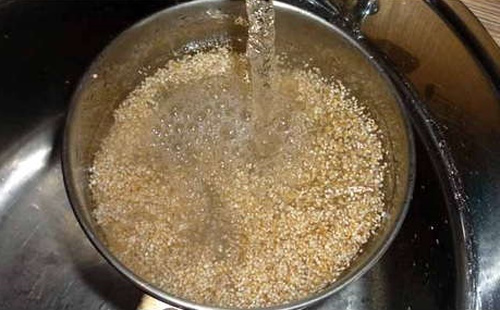 Суп с ячневой крупой и курицей, грибами, капустой на мясном бульоне