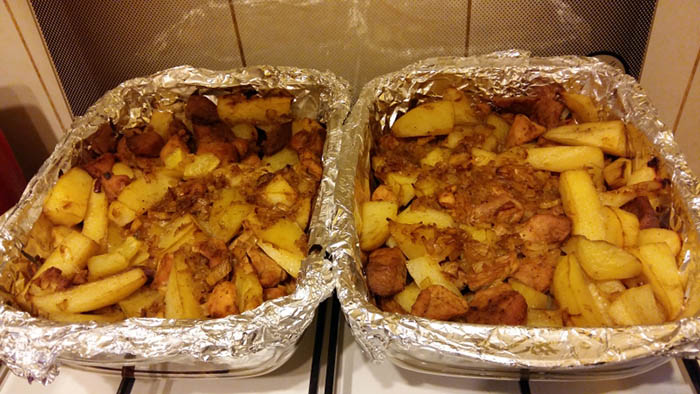 Свинина с картошкой в духовке на противне. Рецепт с сыром