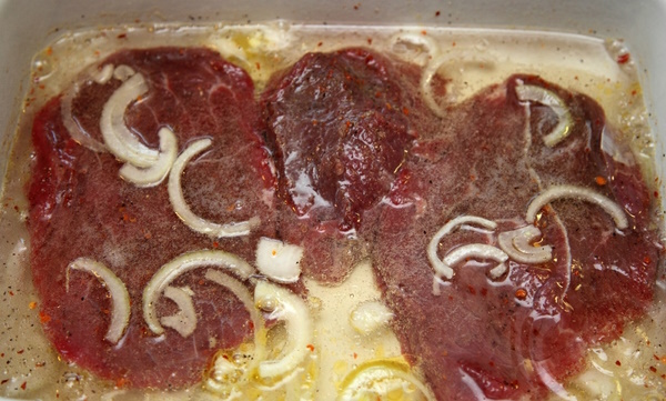 Маринование говядины для жарки на сковороде, чтобы была мягкая, сочная