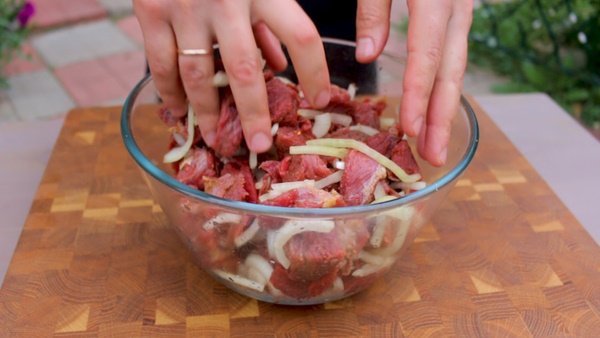 Маринование говядины для жарки на сковороде, чтобы была мягкая, сочная