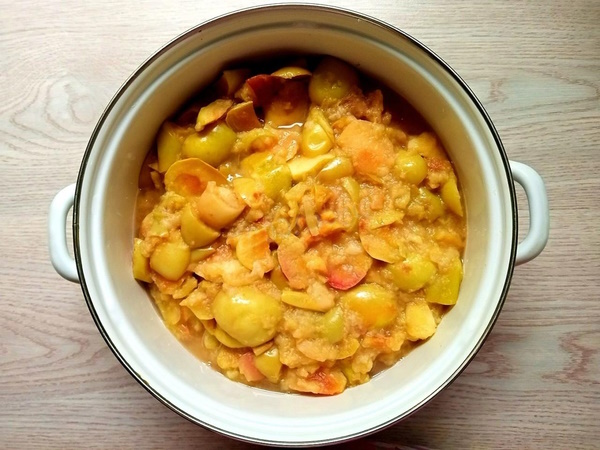 Яблочное пюре со сгущенкой Неженка. Рецепт на зиму