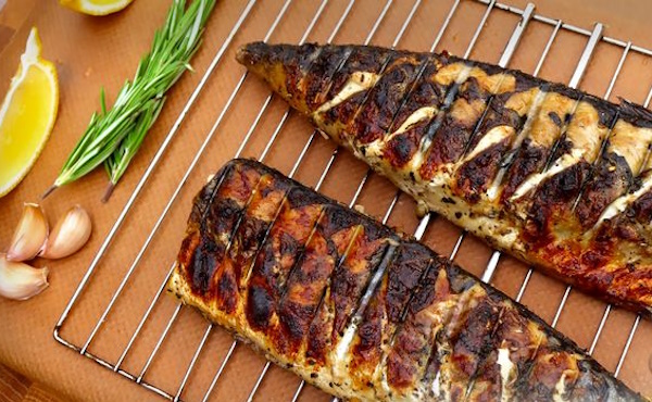 Как замариновать скумбрию вкусно и быстро в домашних условиях