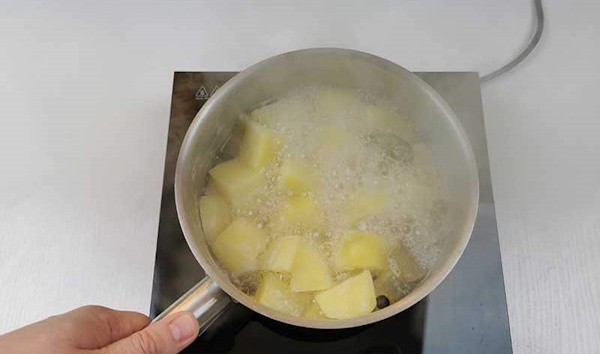 Картопляники пирожки из картофеля. Рецепт классический с фото