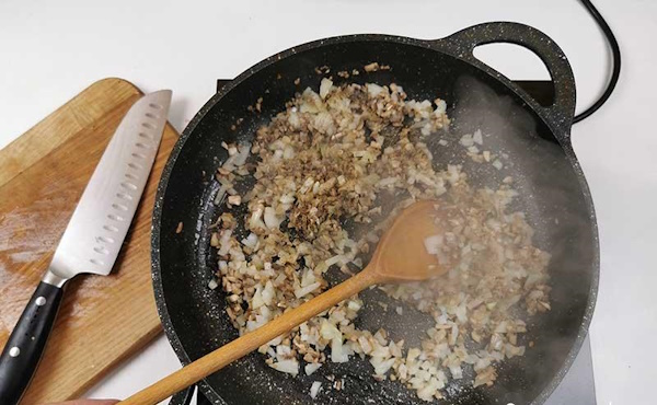 Картопляники пирожки из картофеля. Рецепт классический с фото