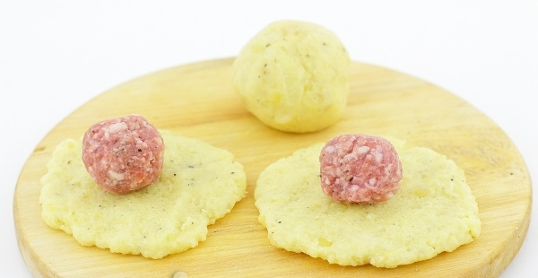 Клецки картофельные с фаршем, мясом. Рецепт по-белорусски